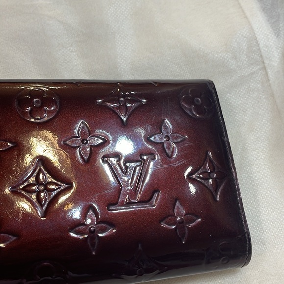 Authentic Burgundy color vernis Long Luis Vuitton Wallet - Picture 4 of 17